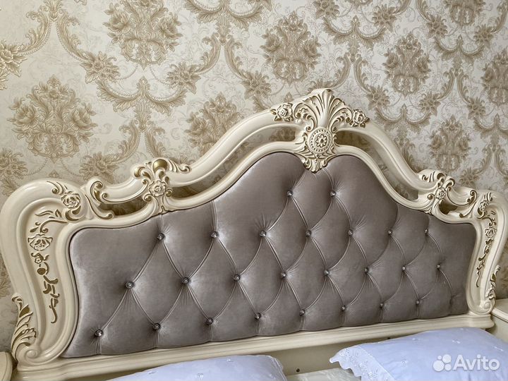 Спальный гарнитур