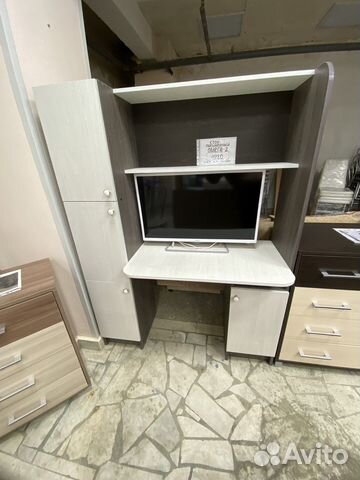 В наличии компьютерный стол с солдатиком