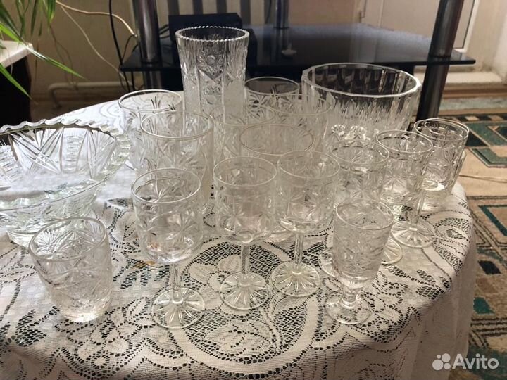 Хрустальный набор рюмок, конфетницы, кружек, вазы