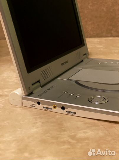 Samsung DVD-L300W портативный плеер