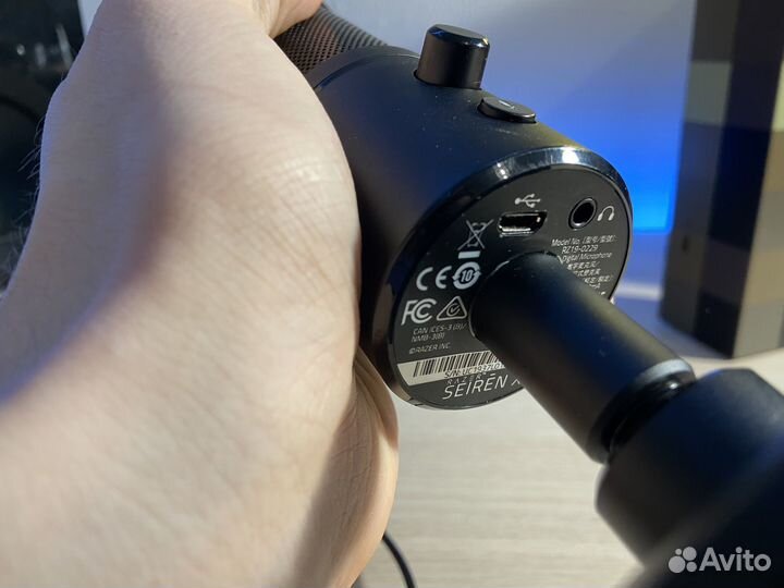 USB микрофон Razer Seiren X