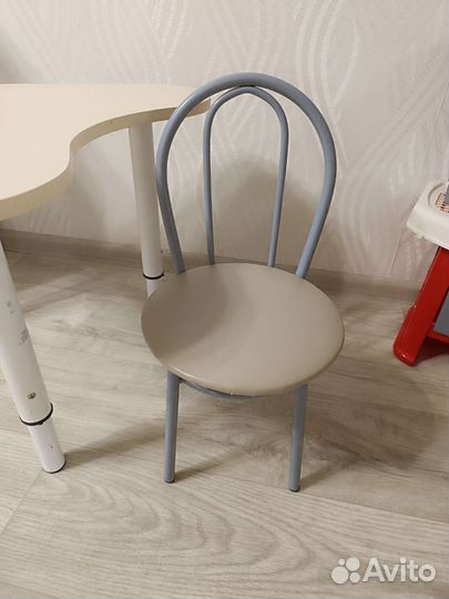 Детский стол и стульчик