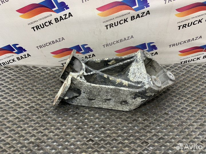 Кронштейн крепления крыла