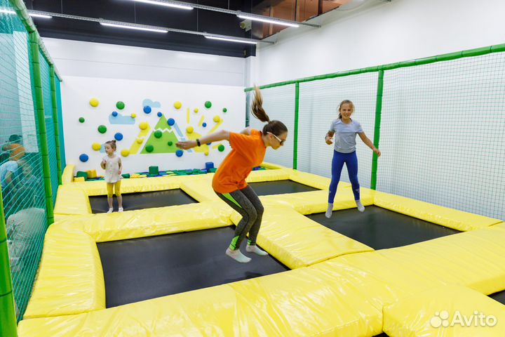 Батутная арена