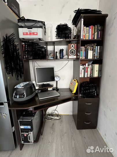 Компьютерный стол