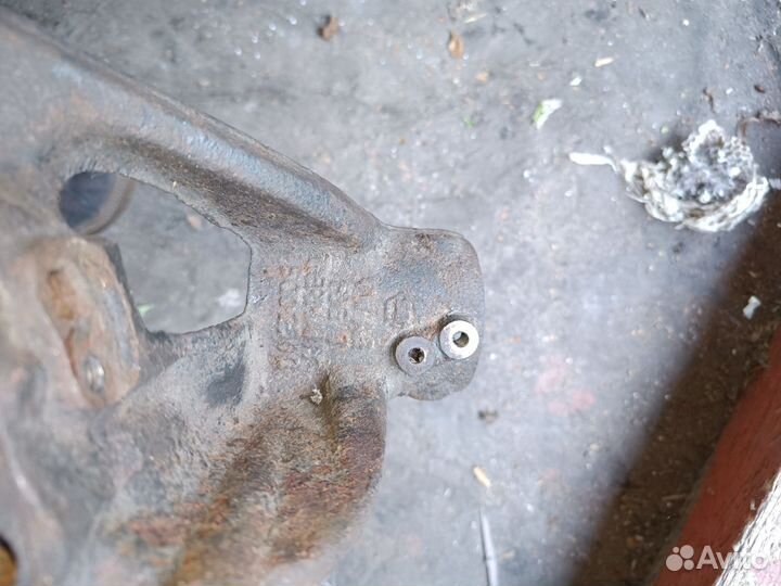 Цапфа Audi A3 V 2014(правая)