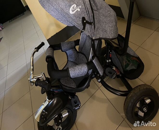 Детский велосипед с ручкой