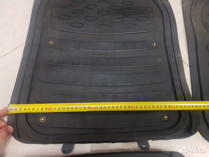 Автомобильные коврики универсальные