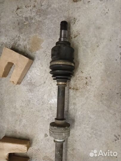 Привод передний правый Prius 20