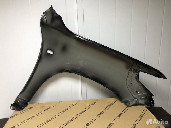 Крылья передняя Toyota Land Cruiser 200