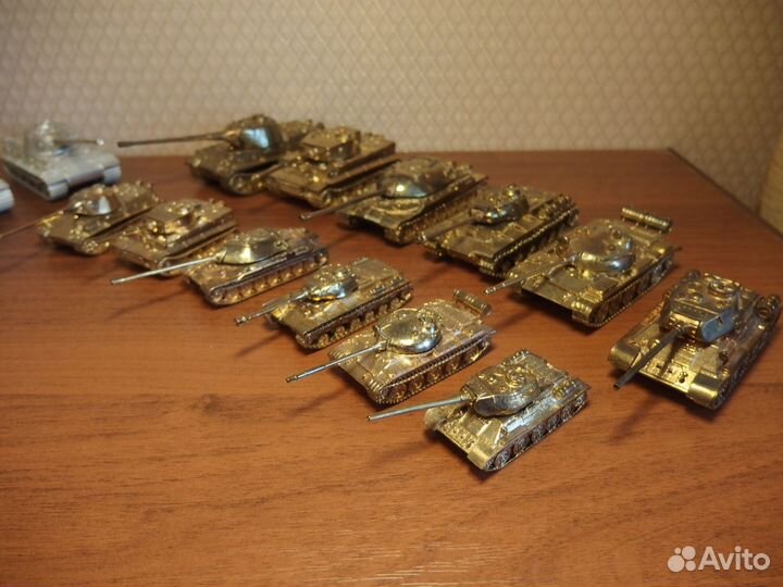 Модель танка металлическая