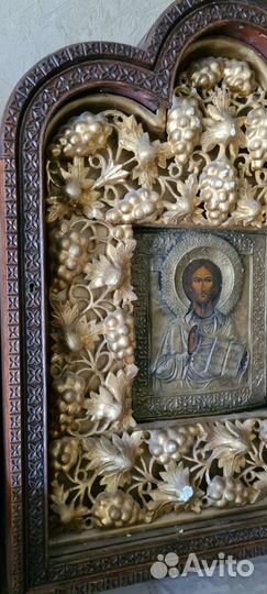 Икона Иисус Христос в киоте