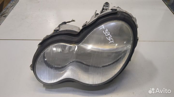 Фара (передняя) левая Mercedes C W203