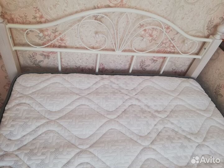 Кровать б/у 120*190 с матрасом