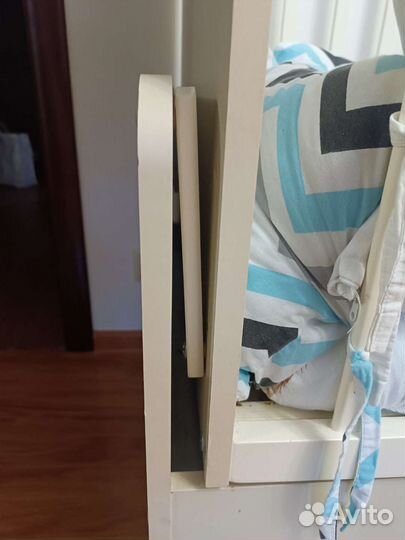 Детская кроватка с маятником и пеленальным комодом