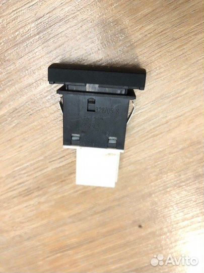 Кнопка антипробуксовочной системы Audi A6 C6 3.2