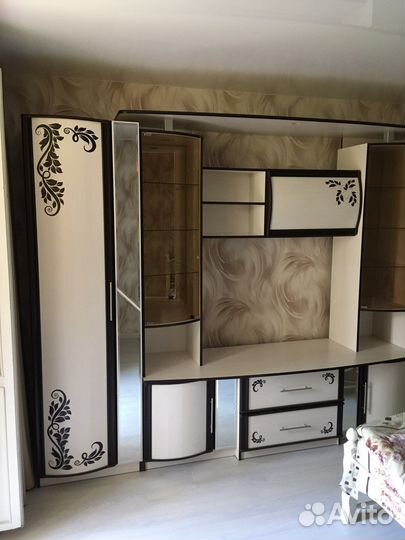 Стенка в гостиную