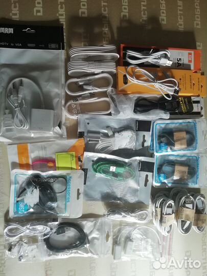 Разные кабеля. Переходники. Видео шнуры. И ещё