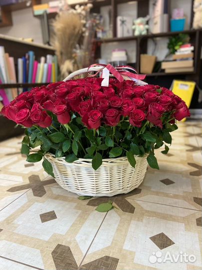 201 роза в корзине
