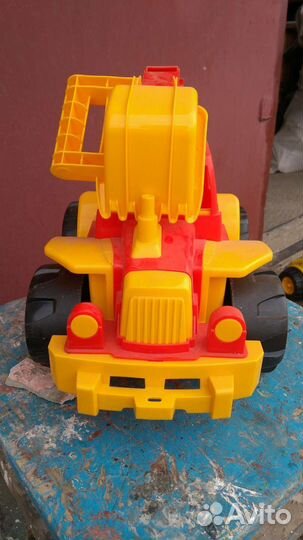 Игрушка грузовик