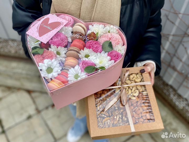 Цветы в коробке / подарок 14 февраля
