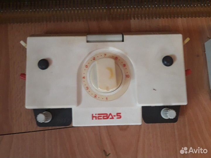 Продам вязальную машину Нева 5