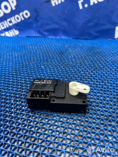 Моторчик заслонок отопителя Mitsubishi Lancer 9