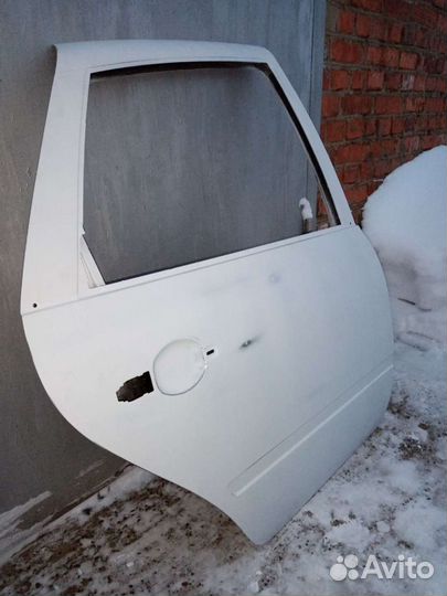 Дверь задняя правая на LADA granta