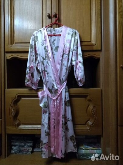 Халатики 2 шт, размер (46-48), листайте