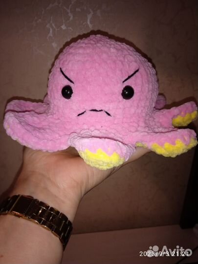 Осьминог-перевертыш, игрушка ручной работы вязаная