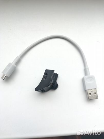 Продам зарядку для фитнес трекера