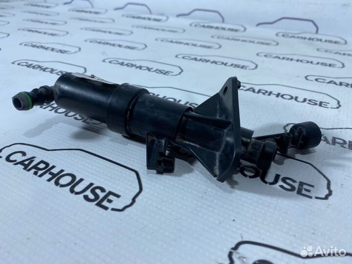 Форсунка омывателя фар правая Volkswagen Passat Cc