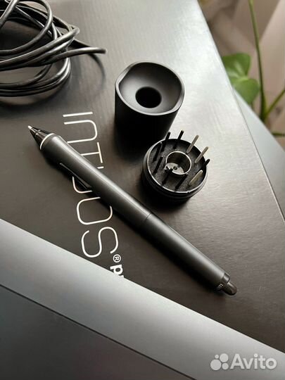 Графический планшет wacom intuos pro small pth-451