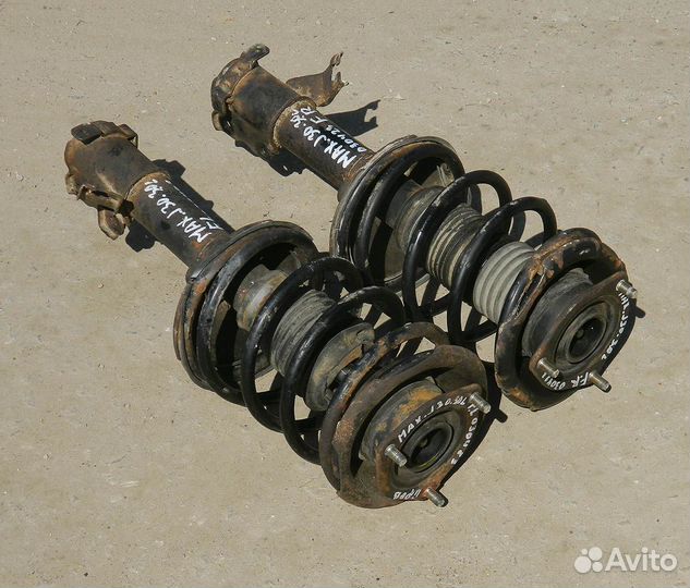 Стойка передняя Nissan Maxima J30