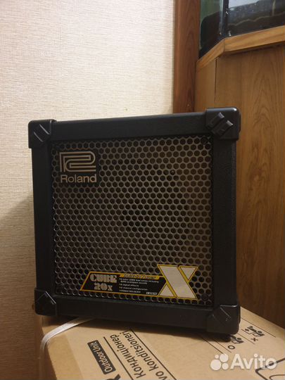 Комбик Roland Cube-20x