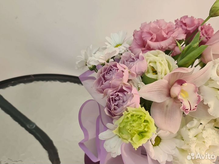 Цветы в шляпной коробке