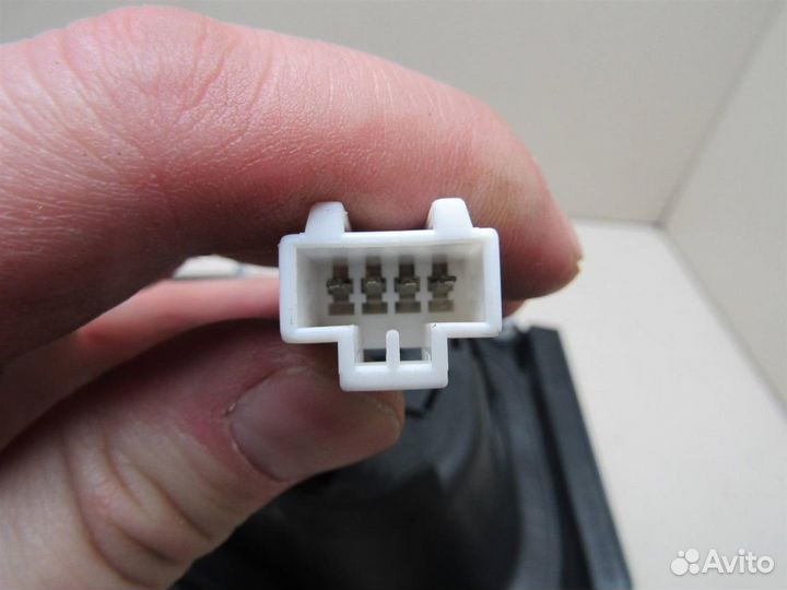 Фонарь задний наружный правый Nissan Almera N15 1