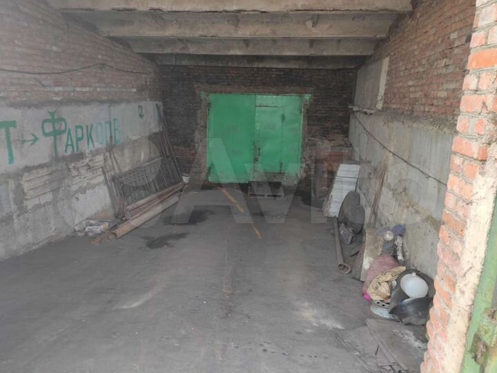 Гараж, > 30 м²