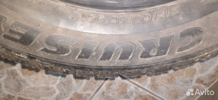 Bridgestone Ice Cruiser 7000 215/60 R16