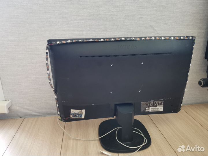 Монитор Philips 223V7Q 21.5