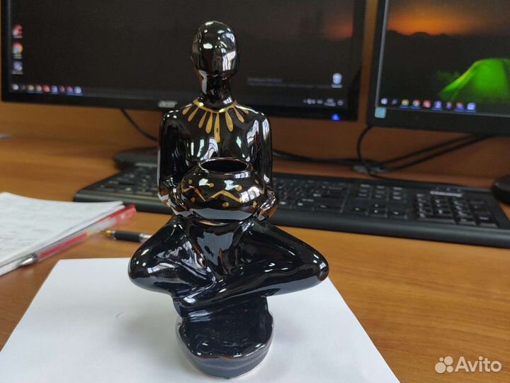 Статуэтка Женщина