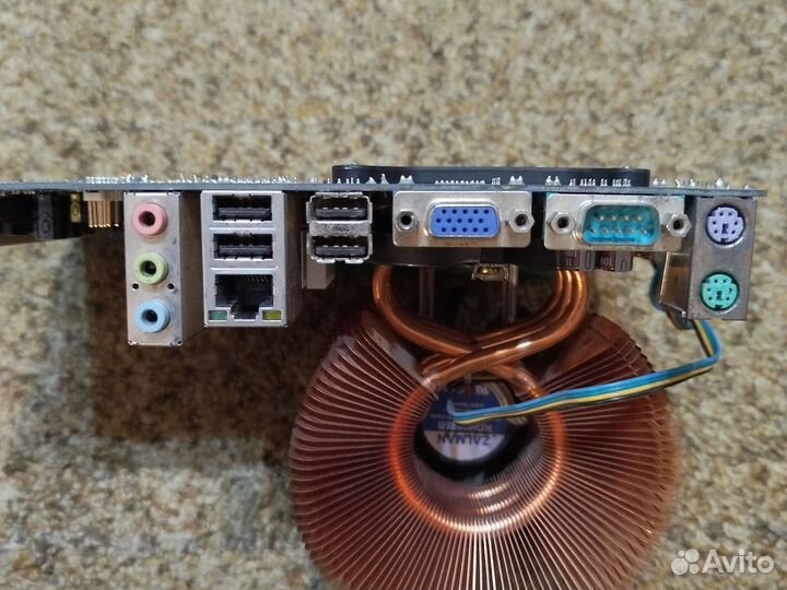 Материнская плата с процессором и памятью