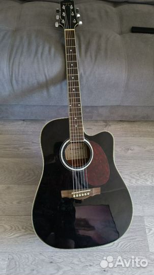 Гитара акустическая