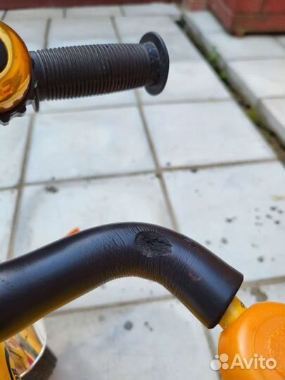 Детский трехколесный велосипед с ручкой