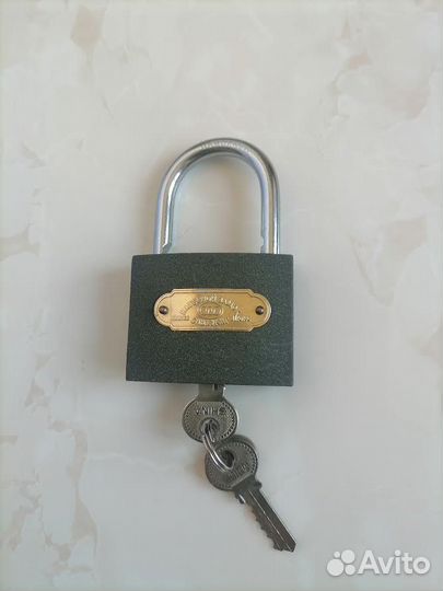 Замок навесной с ключами