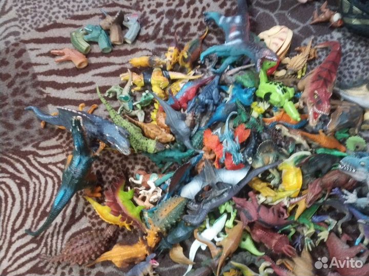 Динозавры игрушки