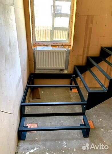 Г-образная лестница