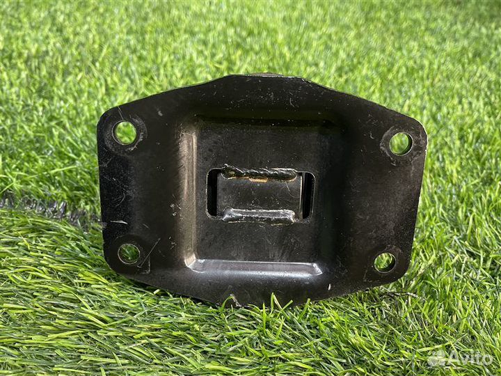 Подушка АКПП задняя Toyota Hiace/Regiusace KDH205