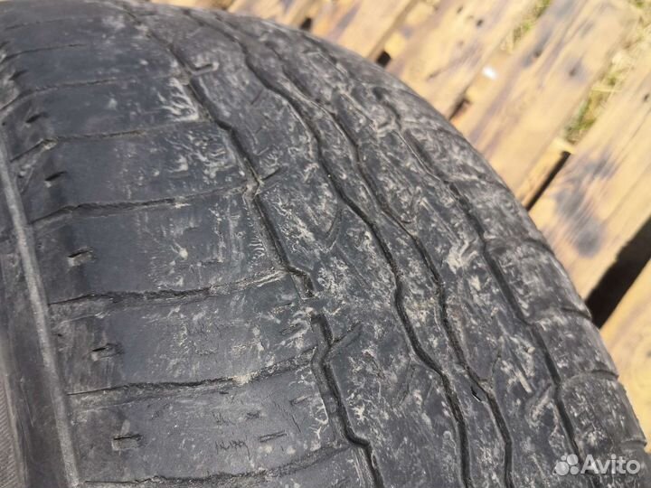 Bridgestone Dueler H/T 687 225/65 R17