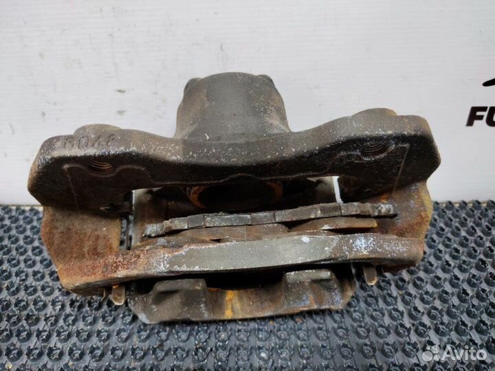 Суппорт тормозной передний правый Mitsubishi